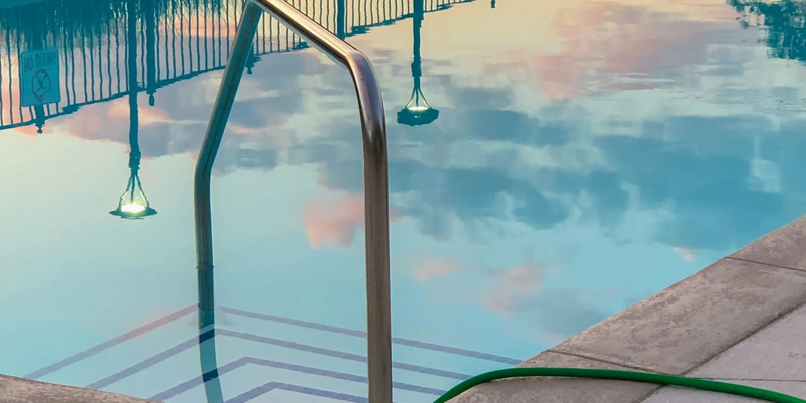 Professional Green Pool Cleaning Services Professional Green Pool Cleaning Services